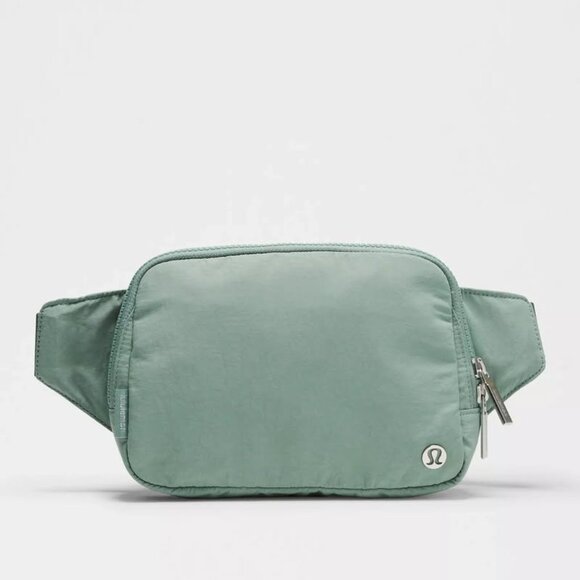 Lululemon Everywhere Belt Bag Large 2L in Crater Blue, BNWT - Picture 1 of 7